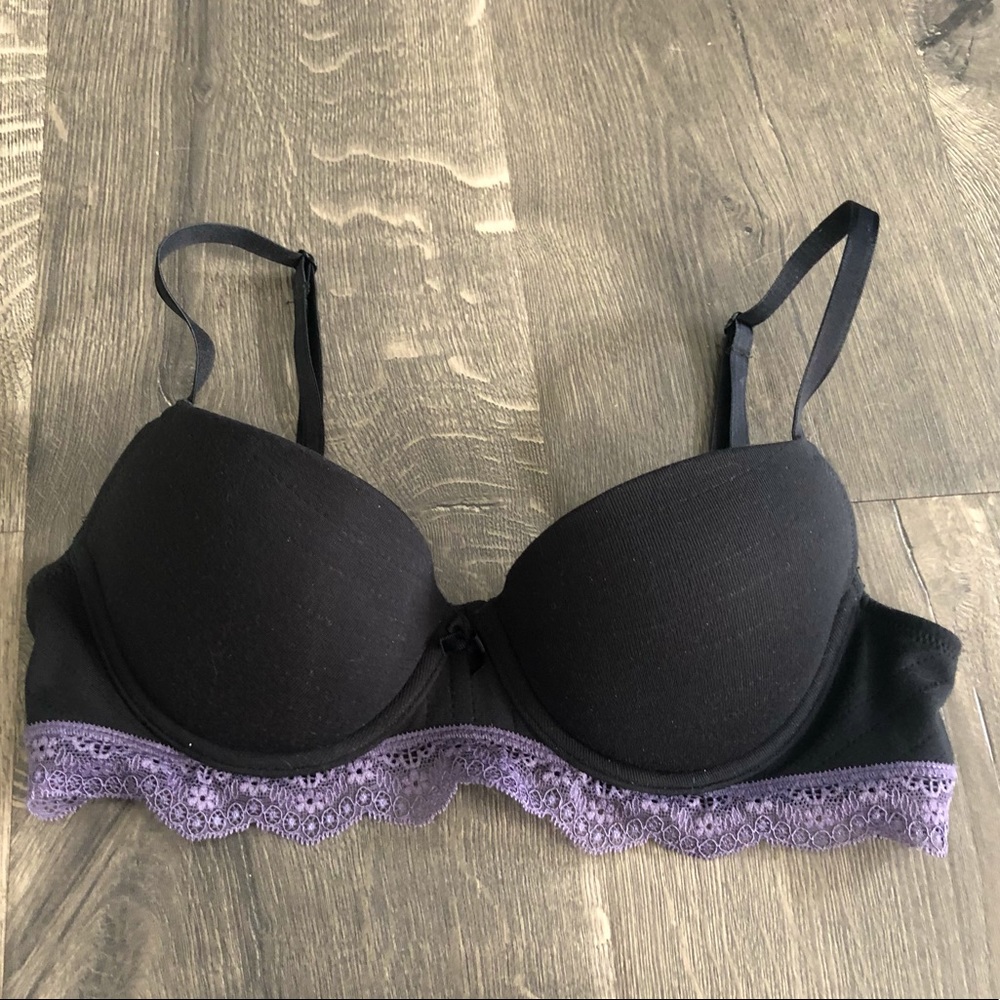 New Without Tags Adore Me Size 32B Bra